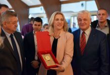 Cvijanovićevoj zahvalnice Saveza opština i gradova i Košarkaškog kluba „Feniks“