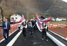 Jezero: Otvoreni most i fiskulturna sala, izgrađena kuća za osmočlanu porodicu