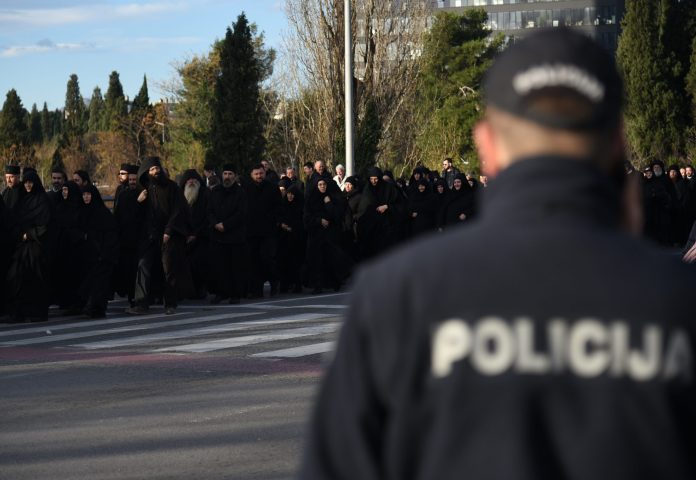 Policija i svestenici Crna Gora 2