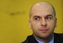 Simić: Priština priprema zakon sličan crnogorskom