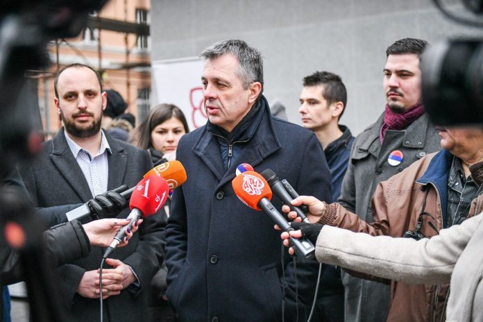 Bedž sa zastavom Republike Srpske Radojičić