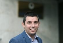 Šulić: Građanima 12.000 bedževa sa zastavom Srpske