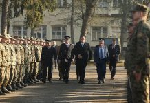 Treći pješadijski Republika Srpska puk dočekao Dodika uz taktove „Marša na Drinu“