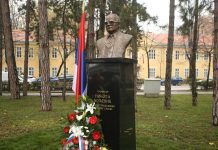 Položeni vijenci na bistu Nikole Koljevića