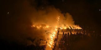 Bakljada obasjala Podgoricu: Hiljade ljudi pjevalo „Oj Kosovo, Kosovo“ i „Hriste Bože“