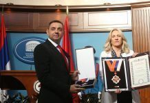 Orden zastave Srpske sa zlatnim vijencem Narodnom pozorištu i Vulinu