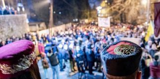 Crna Gora: Na ulicama sve više naroda