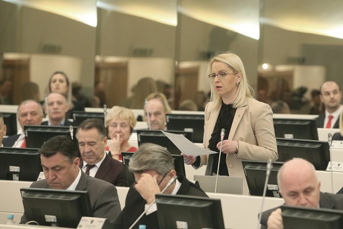 Snjezana-Novakovic-Bursac-poslanica-SNSD-a-u-PS-BiH-03-foto-S-PASALIC