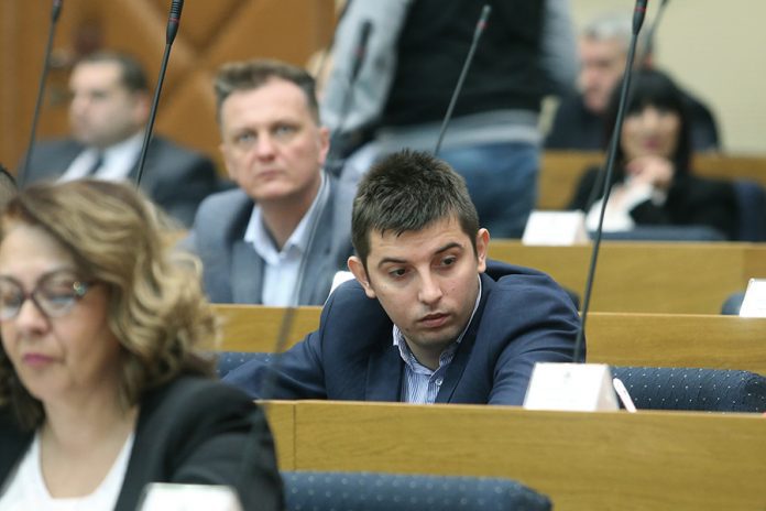 skupstina-RS-Denis-Sulic-SNSD-foto-S-PASALIC