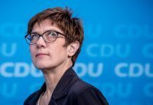 Nasljednica Merkelove odustala od kandidature za kancelara