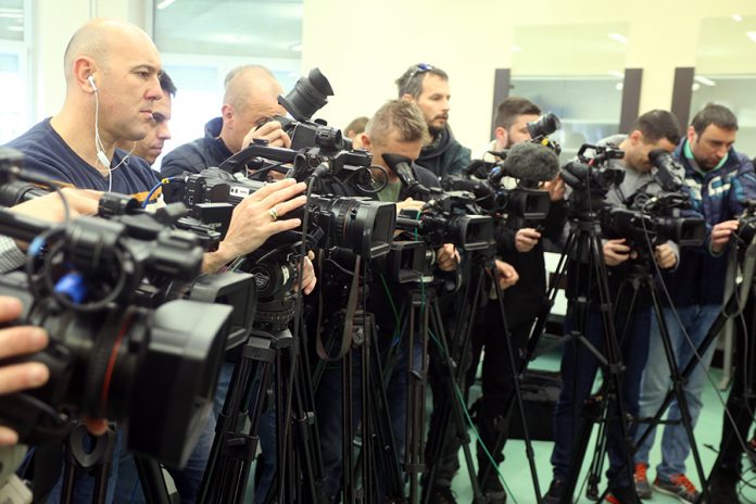 mediji-kamera-novinarstvo-snimanje
