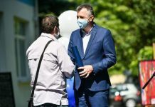 Radojičić uručio diplomu najboljem studentu
