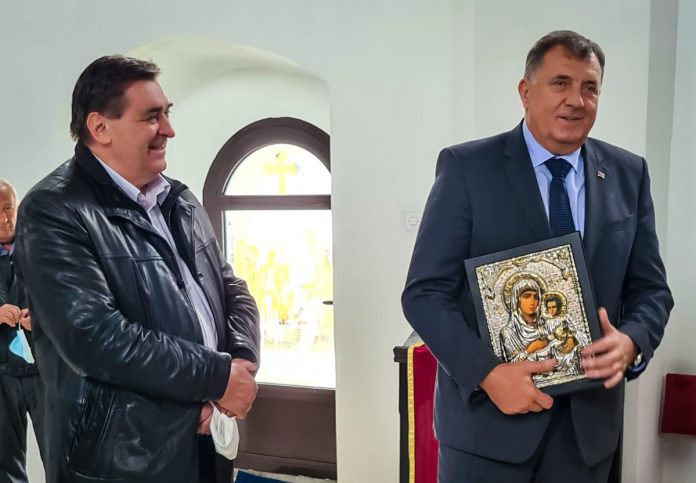 Добој -Додик посјетио Цркву Ваведе
