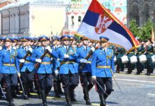 Srpski gardisti prodefilovali Crvenim trgom, pozdravili ih Vučić i Dodik