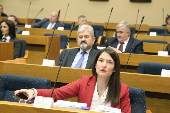 Skupstina-RS-Jelena-Trivic-poslanik-PDP-02-foto-S-PASALIC