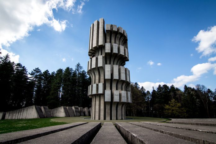 Kozara spomenik