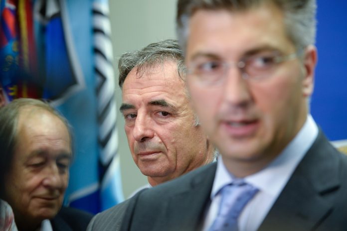 Zagreb, 16.09.2016 - Sastanak predstavnika HDZ-a i nacionalnih manjina u sredisnjici HDZ-a
