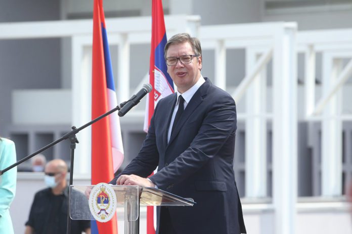 aleksandar-vucic-donacija-ukc-vozila-1