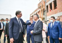 Vučić na Petrićevcu posjetio višenamjenski objekat u izgradnji