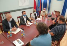 Ćurić sa Savićem: Vaterpolo reprezentacija Srbije igraće u zatvorenom bazenu