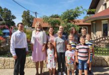 Cvijanovićeva posjetila desetočlanu porodicu Savković iz Dervente