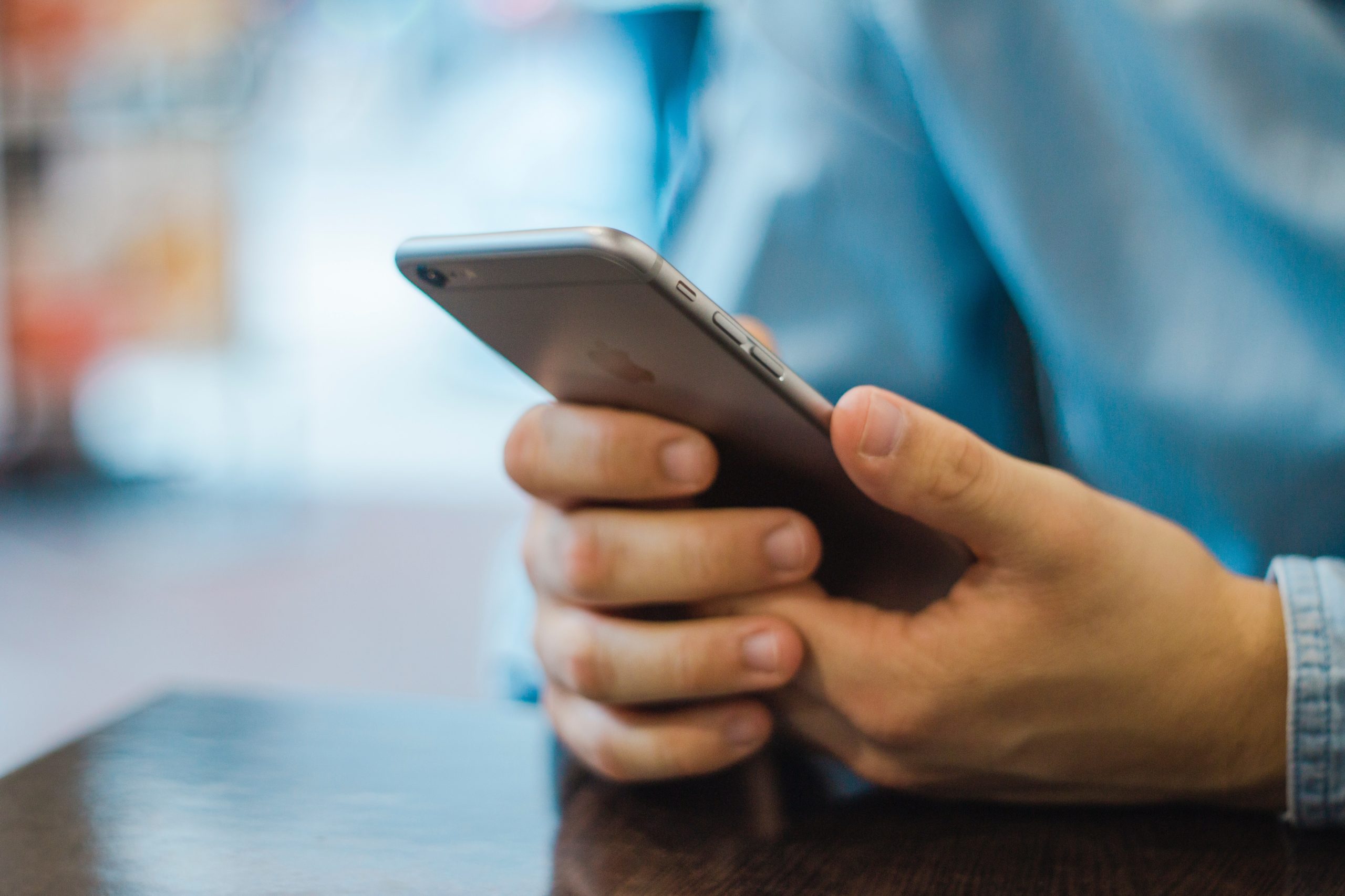 Mobilni telefon 2