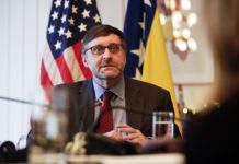 Da li je posjeta američkog diplomate BiH slučajna?