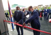 Dodik i Adžić otvorili novoizgrađeni društveni objekat u Kruškiku vrijedan 320.000 KM