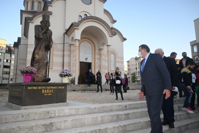 Pale hram Dodik spomenik