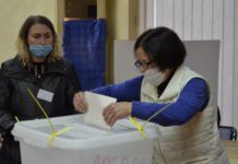U Srebrenici predsjednica biračkog mjesta sletila s puta