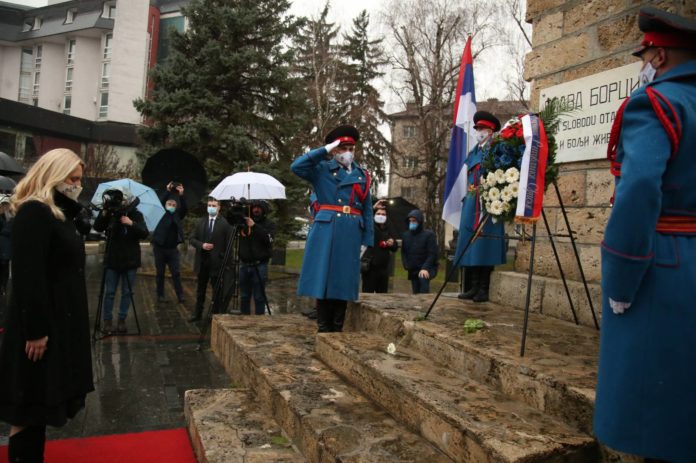 polaganje-vijenaca-trg-3 cvijanovic