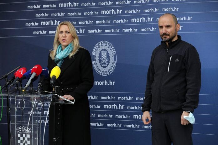 Predsjednica BiH entiteta RS Željka Cvijanović u obilasku potresom pogođene Banovine