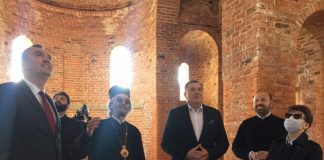 Dodik i vladika Jefrem u manastiru Miloševac