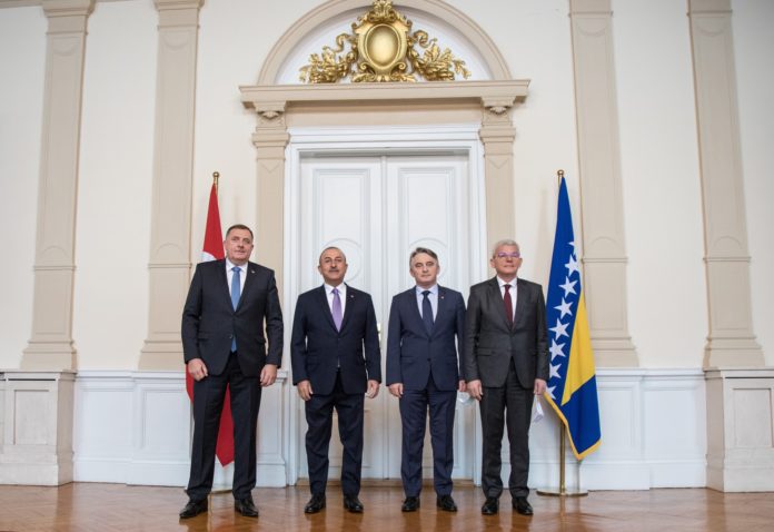 Clanovi Predsjednistva BiH sa Cavusogluom 2
