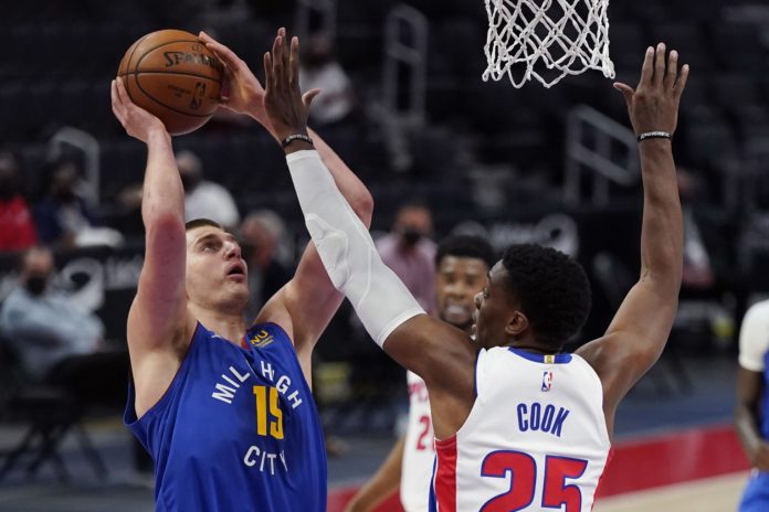 Nikola Jokic, Tyler Cook