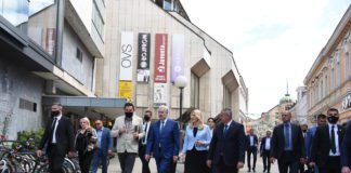 Krivokapić u šetnji Banjalukom sa Cvijanović i Viškovićem