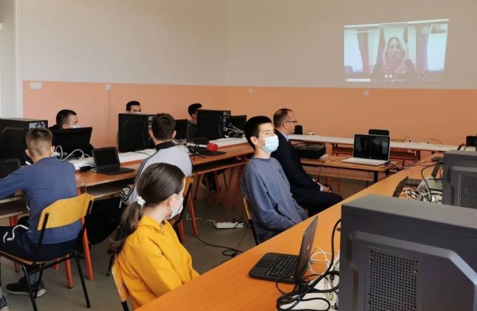 Patkovaca informaticka ucionica