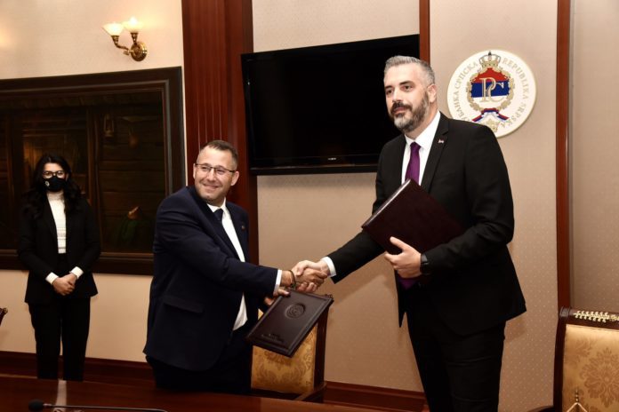 Šapošnik i Rajcevic