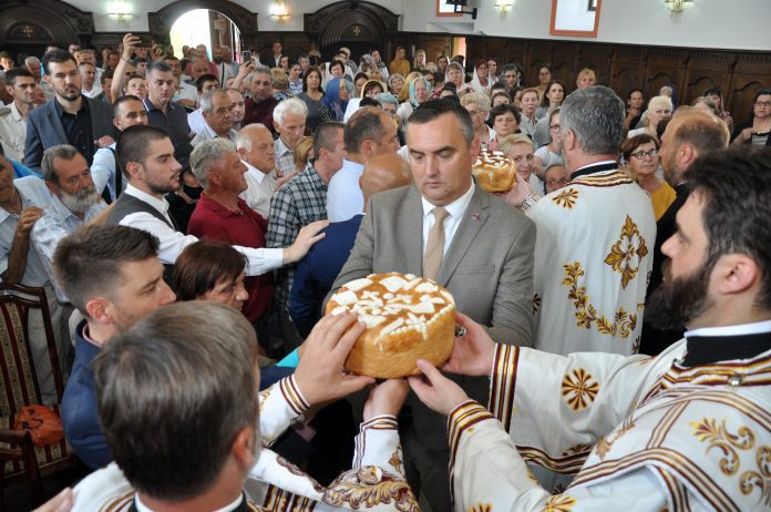 Приједор - ломљење славског колача