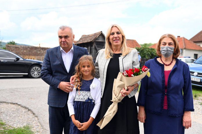 Зворник - Цвијановић посјетила Осн