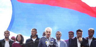Završen skup na Trgu Krajine, upućena tri zahtjeva
