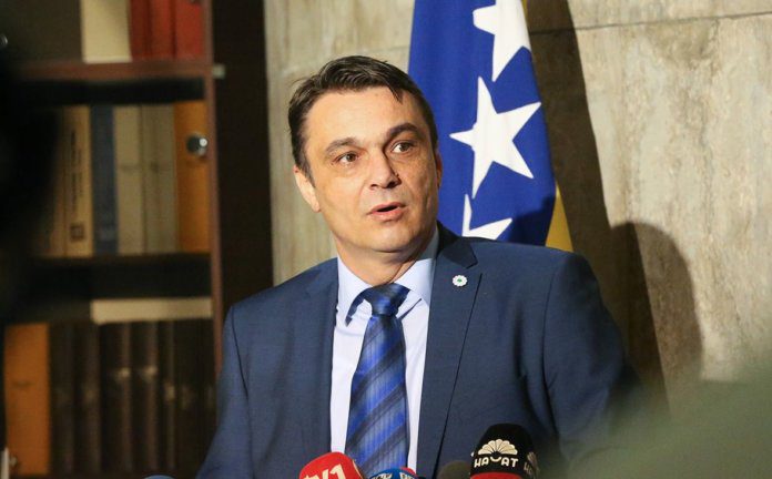 Sadik Ahmetović