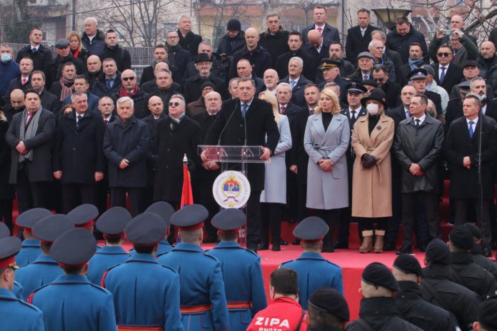 svecani-defile-dan-republike-49 Dodik 1
