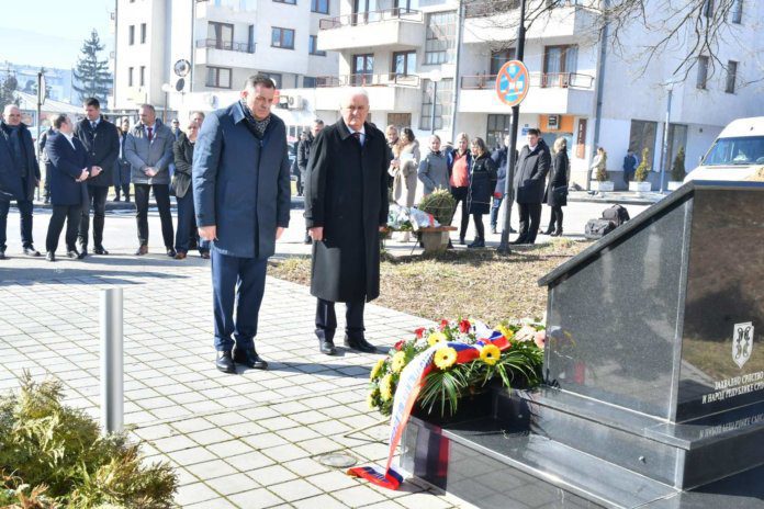 Dodik spomenik Curkinu 2