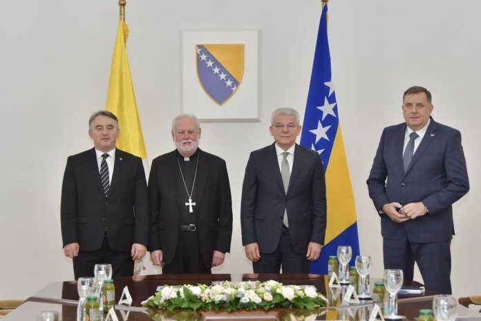 Članovi Predsjedništva BiH sa Galagerom 9