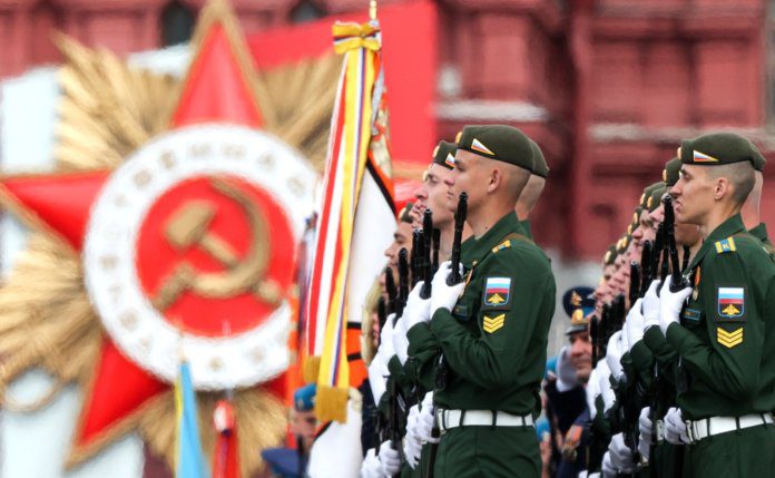 Parada Moskva 22a