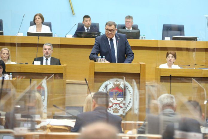 narodna-skupstina-milorad-dodik-2