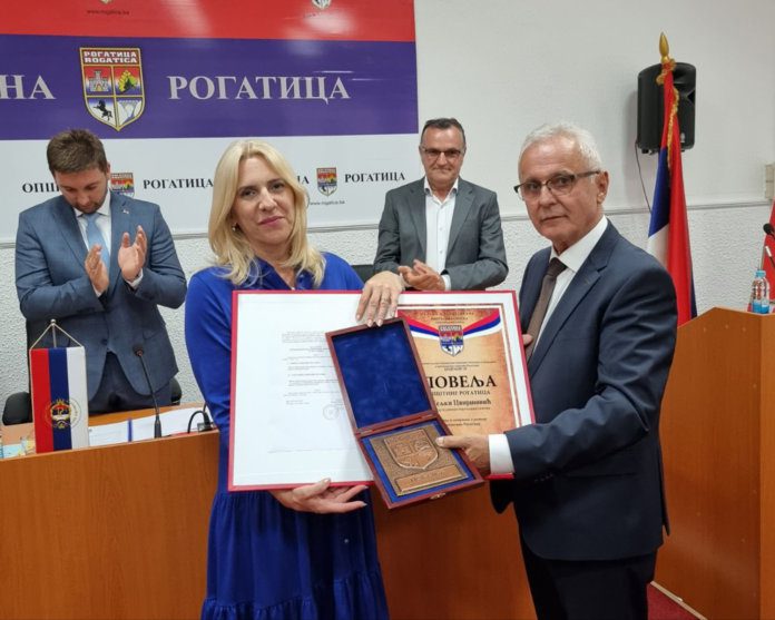 Рогатица - Јагодић уручио Повељу оп