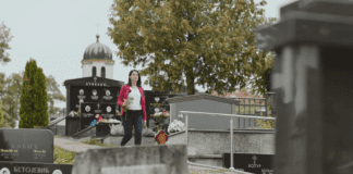 „Jelena Trivić zloupotrebljava grobove i vraća nas u prošlost“