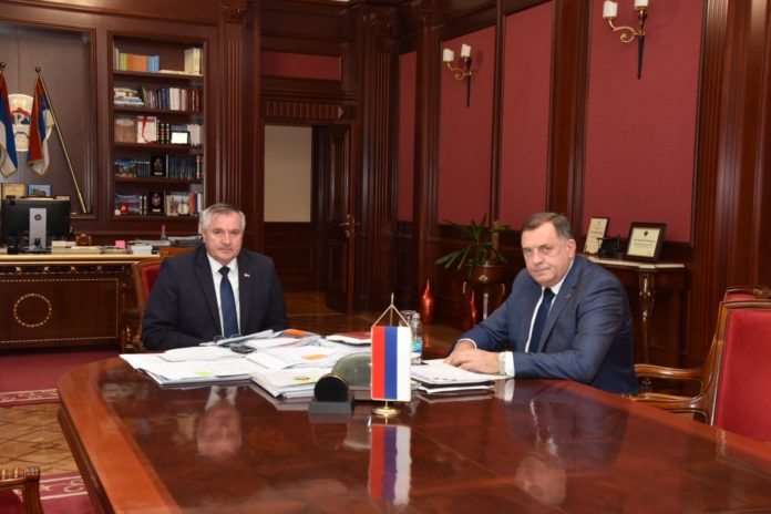 Dodik i Višković dogovorili set ekonomsko-socijalnih mjera